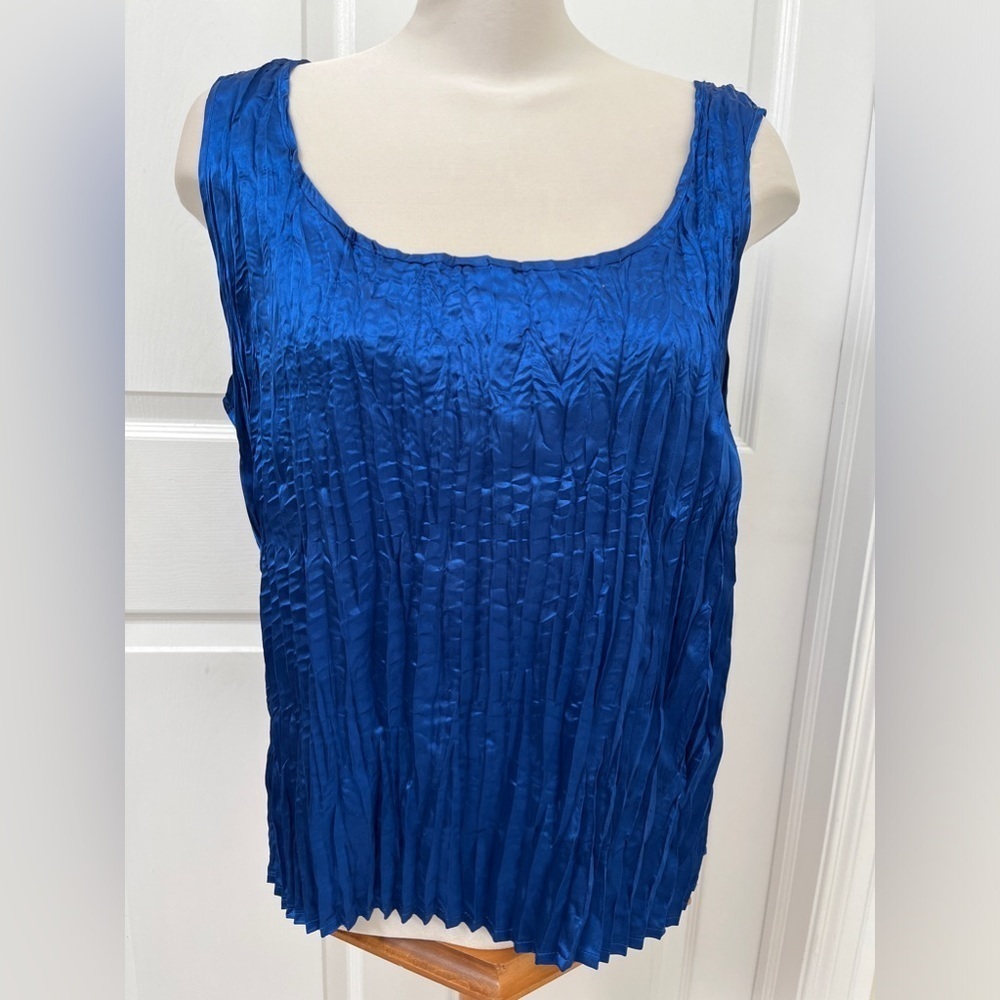 Nygard collection blue shiny pleated camisole size 1X